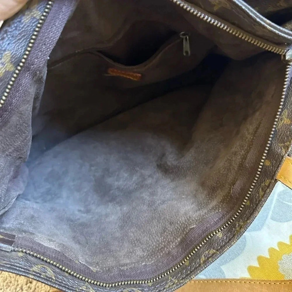 Louis Vuitton large should tote bag - Picture 11 of 16